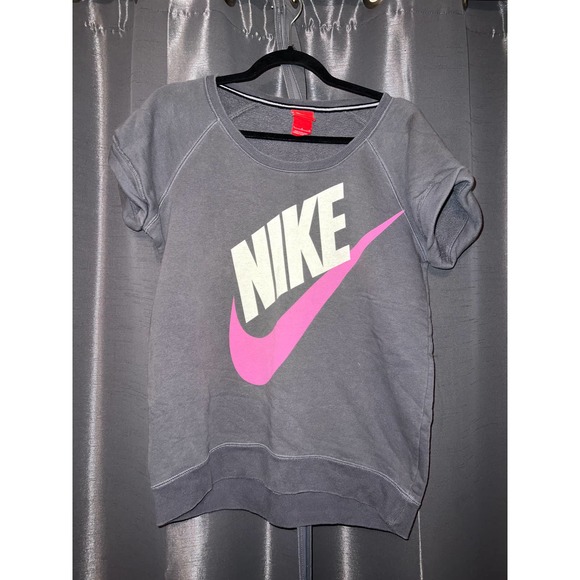 Nike Tops - Nike Sweatshirt Short Sleeve Top Size Large